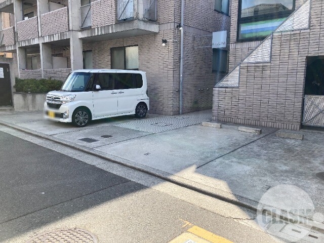 駐車場　敷地内駐車場