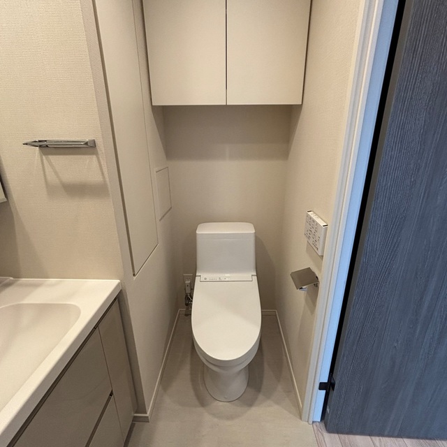 トイレ　※写真は同タイプ住戸です。