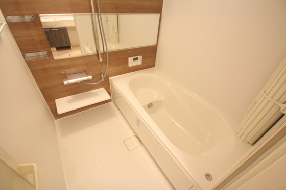 バス・シャワールーム　※別部屋の写真です