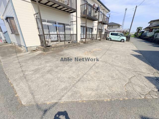 駐車場　駐車場