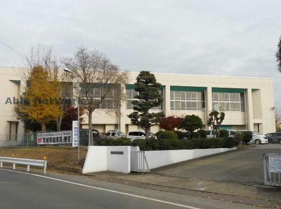 小学校　古河市立駒羽根小学校（小学校）まで484m