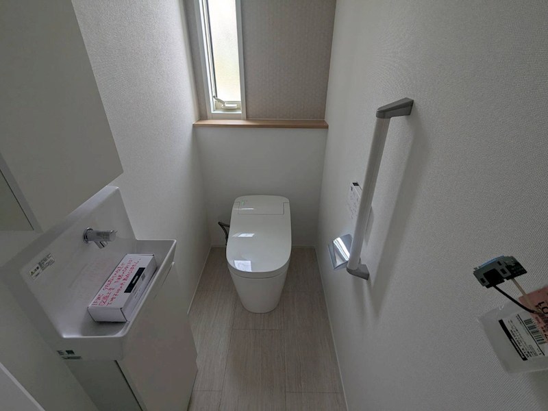阪神本線 芦屋駅 バス乗車時間：12分 最寄りバス停で下車 徒歩2分 2階建 築1年のトイレ写真