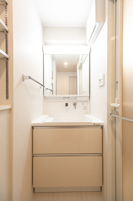 洗面設備　※写真は同タイプ住戸です。