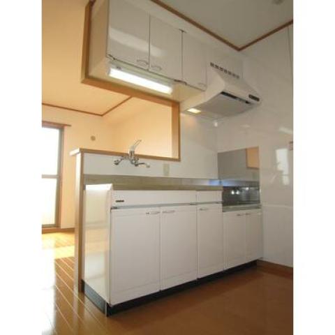 キッチン　※同タイプ部屋の写真です。