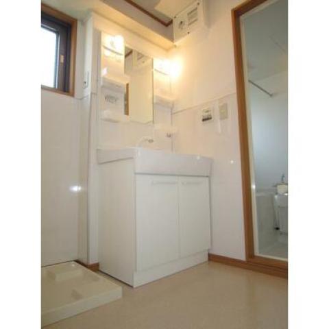 洗面設備　※同タイプ部屋の写真です。