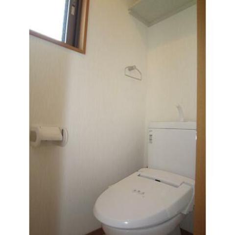 トイレ　※同タイプ部屋の写真です。