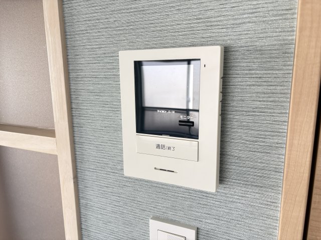 セキュリティ　現在リノベーション工事中です。色仕様は現況優先になります。