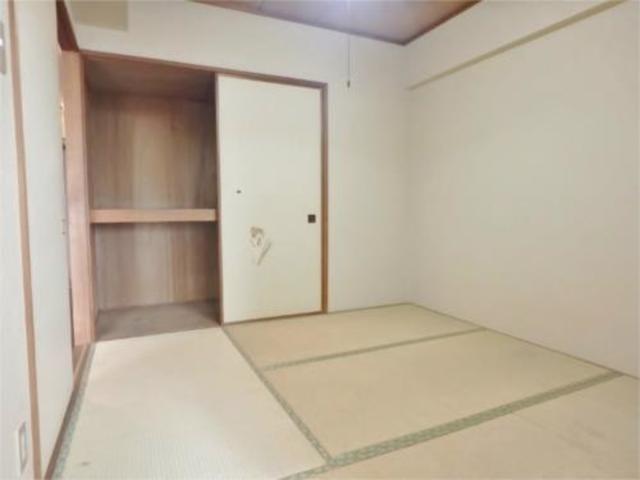 収納　４．５帖の和室で落ち着けます