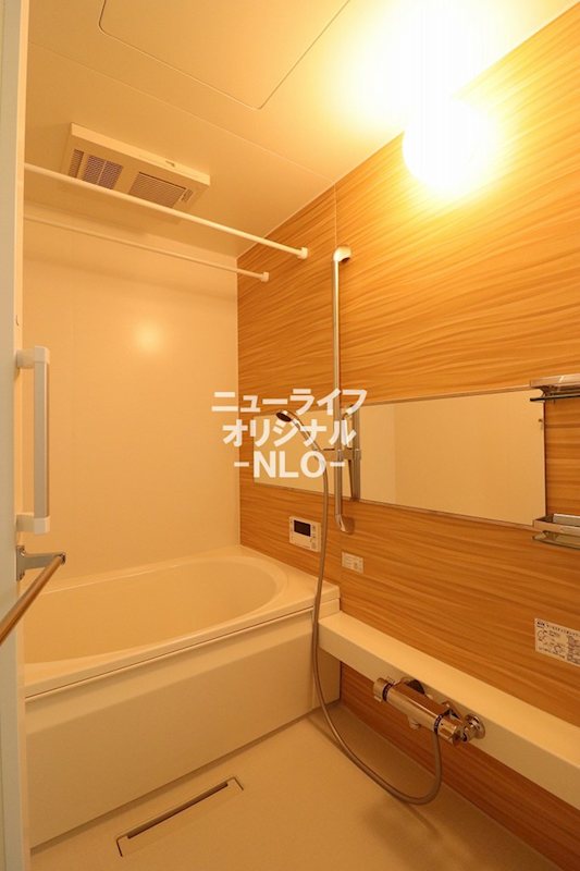 バス・シャワールーム　追い焚き・浴室乾燥機付きバスルーム☆
