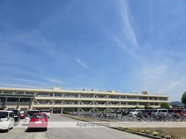 中学校　太田市立藪塚本町中学校（中学校）まで1065m