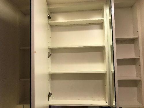 その他設備　ミラーキャビネット