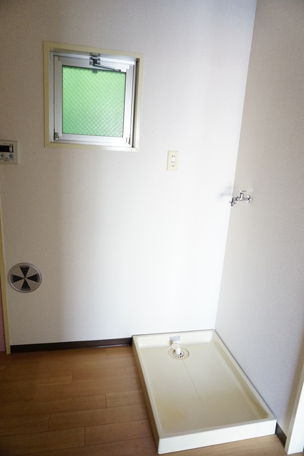 その他　雨の日でもお洗濯ができる！室内洗濯機置場付です☆