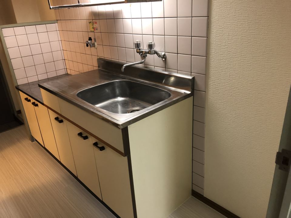 キッチン　２畳のキッチンです