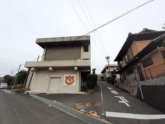 小学校　丸亀市立栗熊小学校（小学校）まで1300m