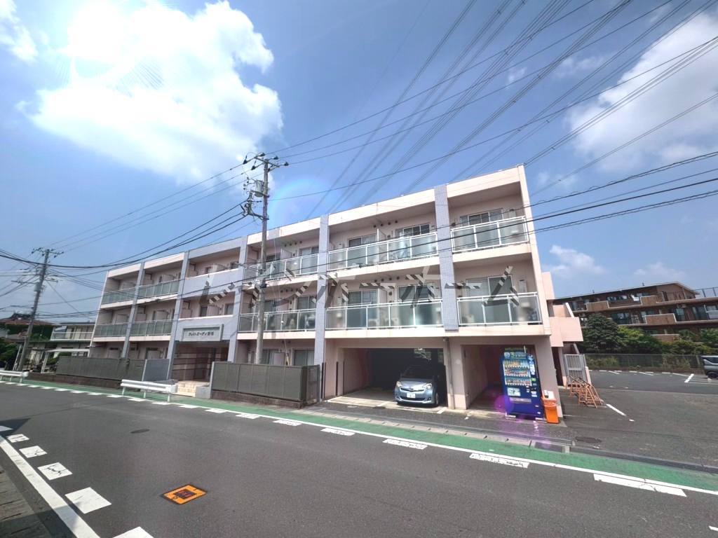 建物外観　落ち着いた雰囲気の外観です