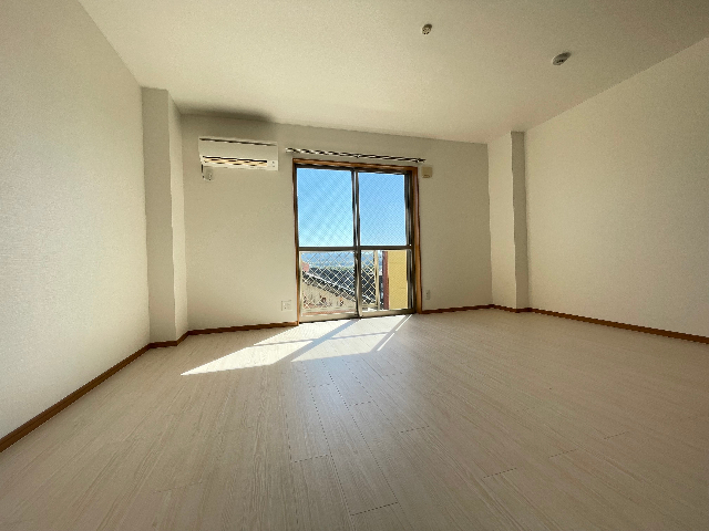 居室・リビング　明るいお部屋です