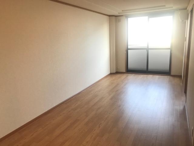 居室・リビング　室内