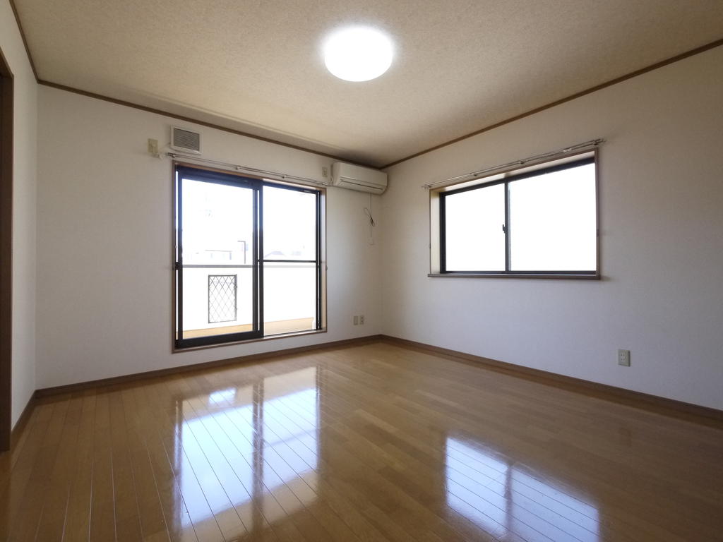 その他部屋・スペース　8帖の洋室です。クローゼットがあります。