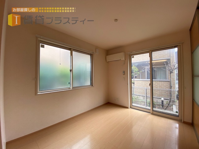 居室・リビング　２面採光の風通しの良いお部屋です。
