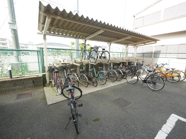 その他共有部分　★敷地内に屋根付駐輪場がございます★