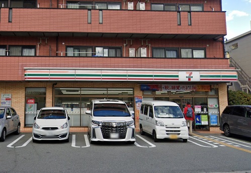 コンビニ　セブンイレブン 宝塚湯本町店（コンビニ）まで158m