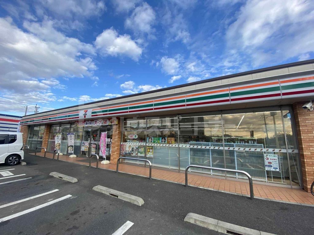 コンビニ　セブンイレブン松戸大町駅前店（コンビニ）まで570m