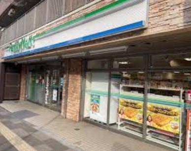 コンビニ　ファミリーマート高輪一丁目店（コンビニ）まで160m