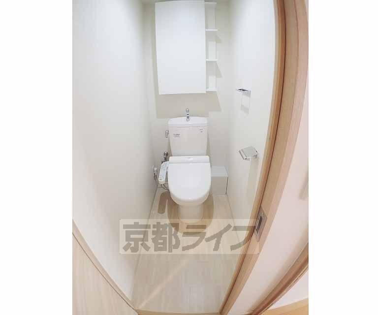 トイレ　ウォシュレット付きです。