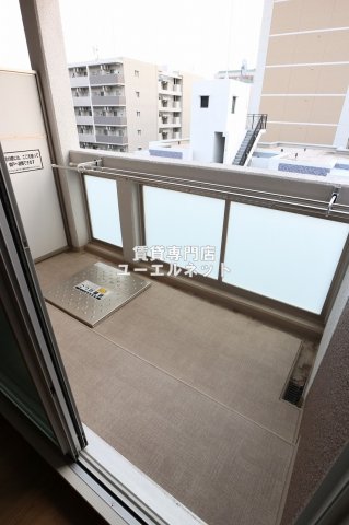 バルコニー　バルコニー付きで採光＆風通し良好！