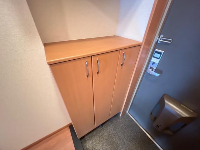 玄関　下駄箱