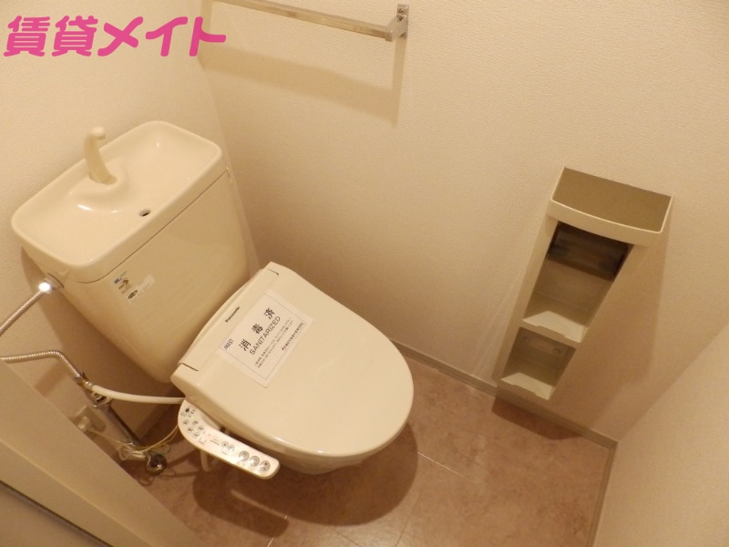 トイレ　同物件別部屋写真