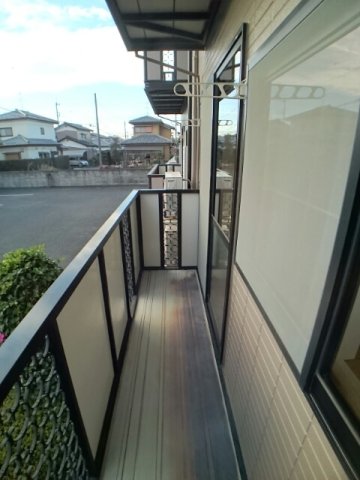 バルコニー　暖かな日差しのふりそそぐバルコニー