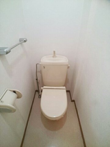 トイレ　コンパクトで使いやすいトイレです