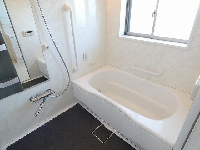 バス・シャワールーム　バス※別部屋参考写真
