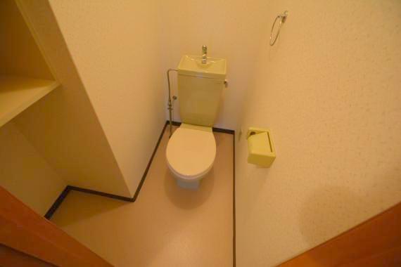 トイレ　清潔感のあるトイレは、誰もがリラックスできる空間です。