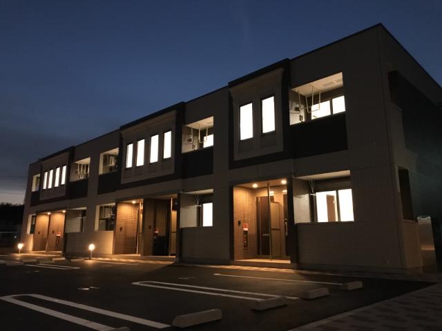 ロビー　外観写真（夜）