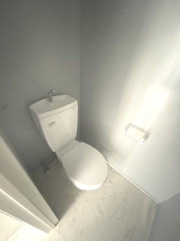 トイレ　(参考)同マンション反転のお写真です 間取り図を参照してくだ