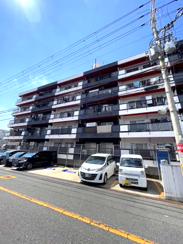 建物外観　(参考)同マンション反転のお写真です 間取り図を参照してくだ