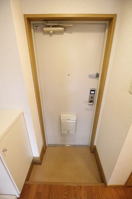 玄関　★シューズボックス付き玄関スペース★