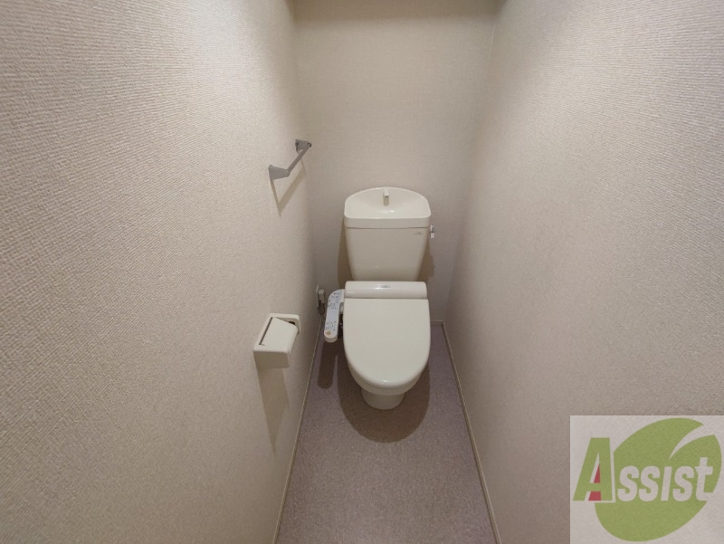 トイレ　こちらはトイレです。清潔感があり、安心して使用できます。