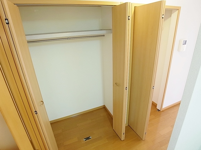 収納　クローゼットは二箇所ございます。