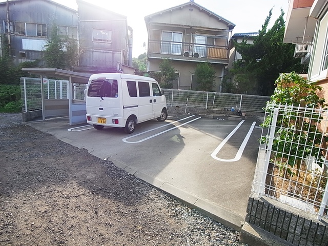 駐車場　敷地内駐車場６千円（税別）