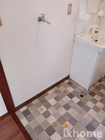 洗面設備　ゆったりとスペースのある洗面所