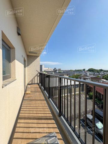 バルコニー　日当たりの良いバルコニーです♪