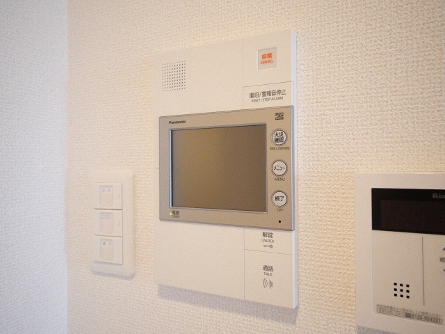セキュリティ　モニター付きインターホンです