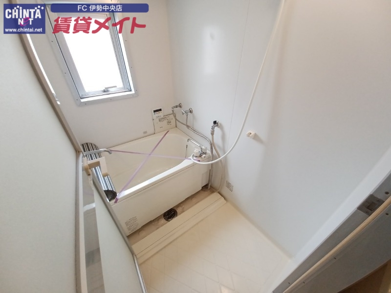バス・シャワールーム　同型反転参考写真です