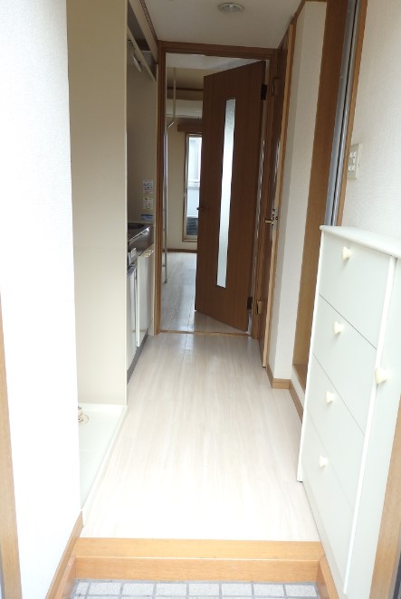玄関　別部屋参考写真です