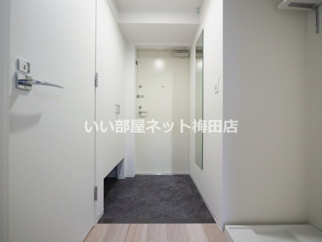 セレニテ梅田北グランデの玄関写真