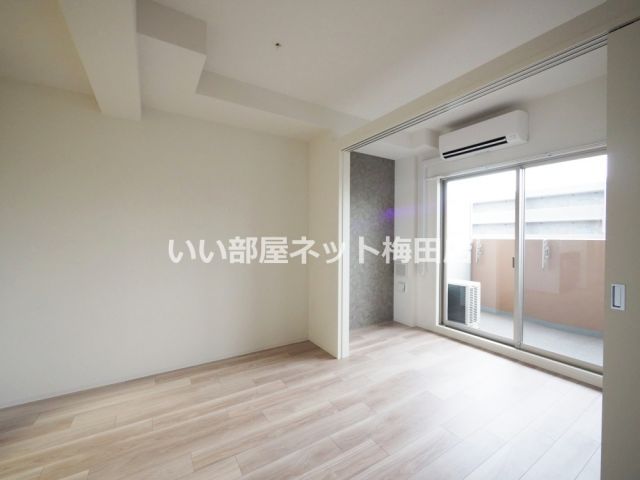 セレニテ梅田北グランデの居間写真