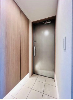 玄関　※別部屋参照写真